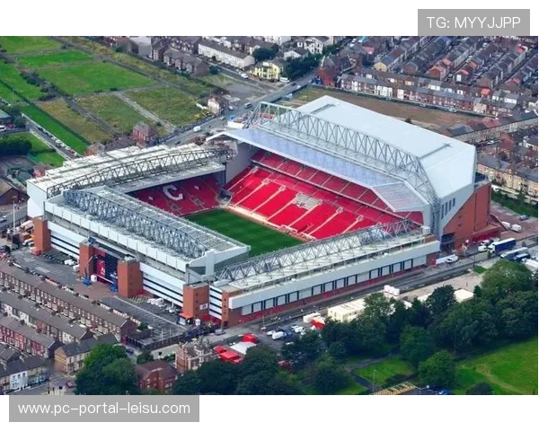 英超多家俱乐部启动球场翻新计划，提升观赛体验