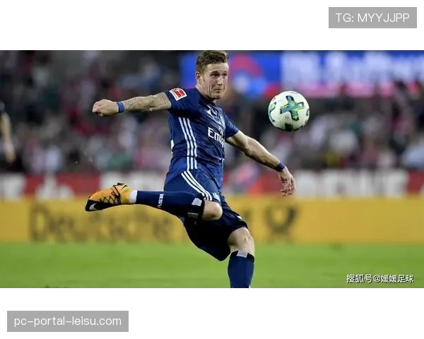 特写：莱比锡主帅罗斯因对一次越位判罚不满，吃到黄牌